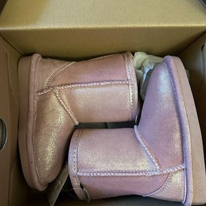Toddler pink Bearpaw boots